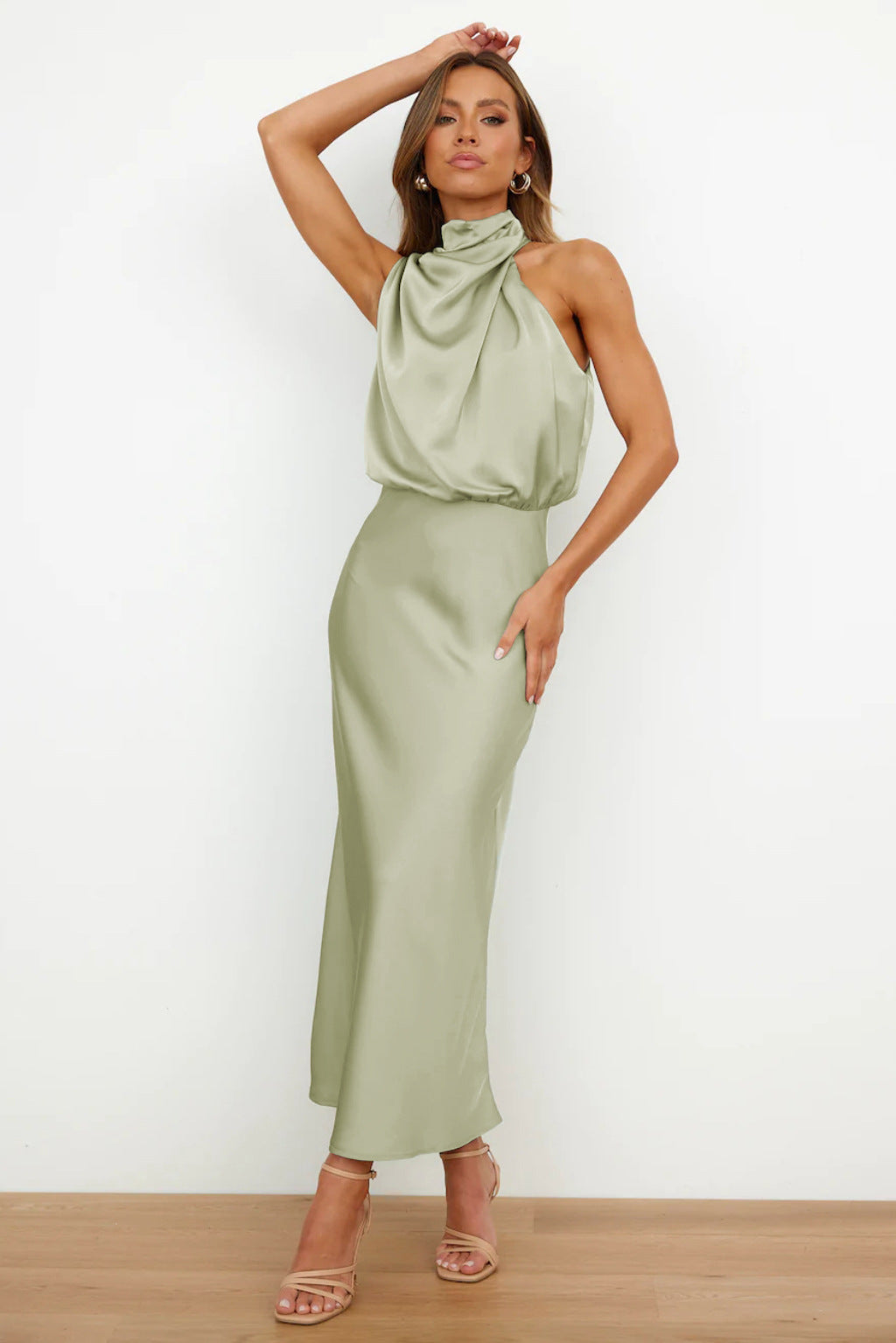 Valeria - Long Satin Dress With American Neckline