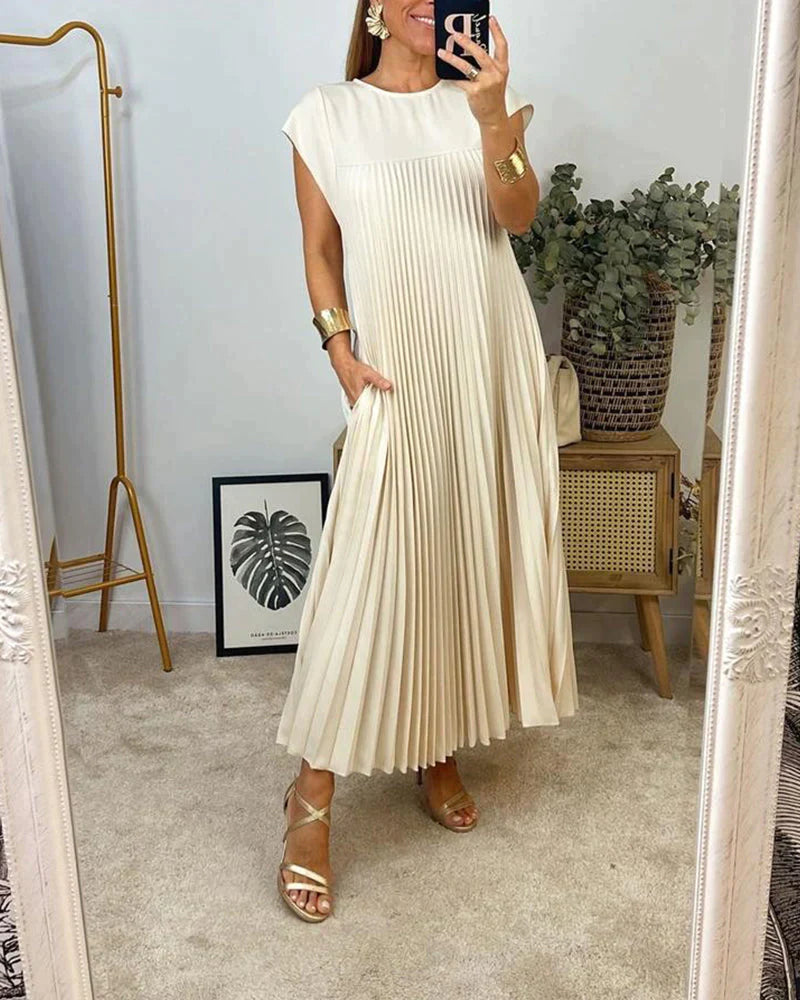 Sleeveless pleated dress